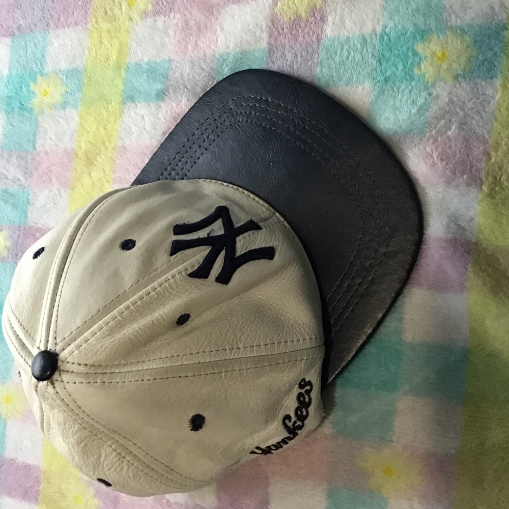 Genuine Merchandise Beige and Black Yankees Hat